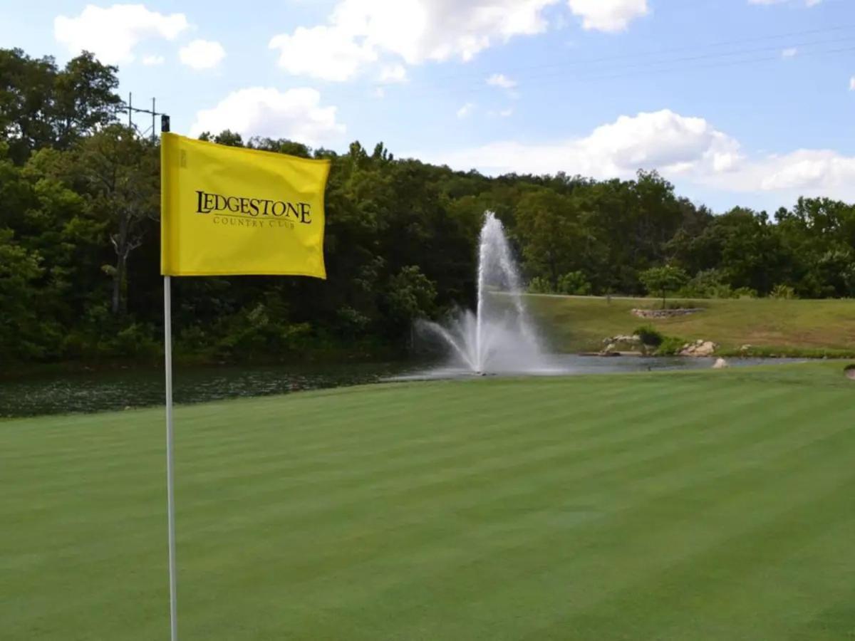 Golf On Site - Walk-In Shower - Jetted Tub - Free Attraction Tickets Included ブランソン エクステリア 写真