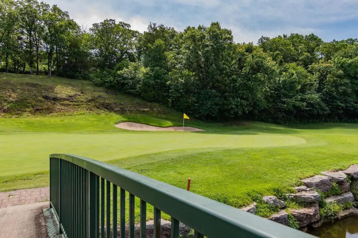 Golf On Site - Walk-In Shower - Jetted Tub - Free Attraction Tickets Included ブランソン エクステリア 写真